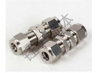 穿板直通中間接頭2